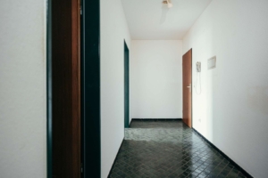 Großzügiger Eingangsbereich mit Platz für Garderobe