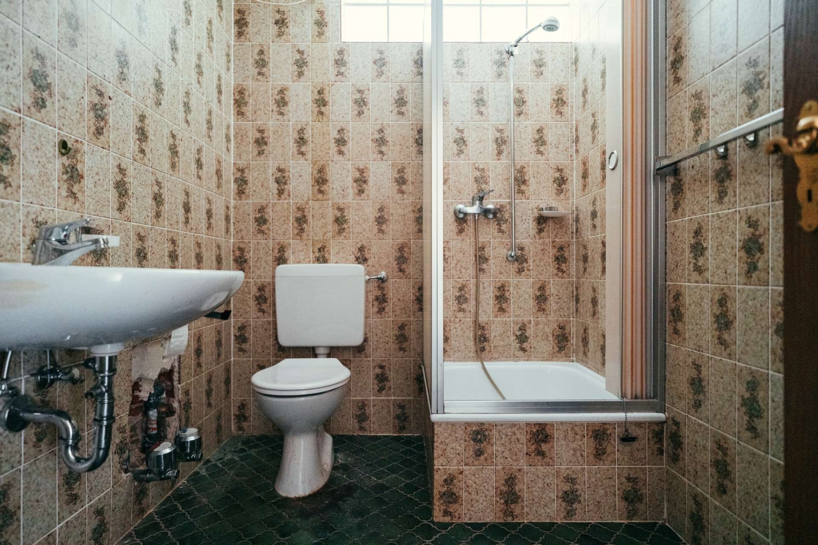 Badezimmer mit funktionalem Grundriss