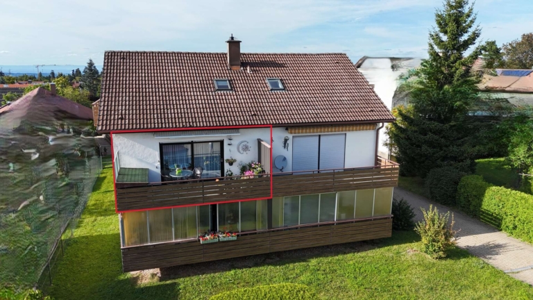 Außenansicht mit Balkon