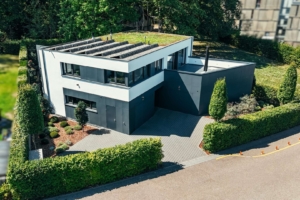 Architektur und Einfahrt