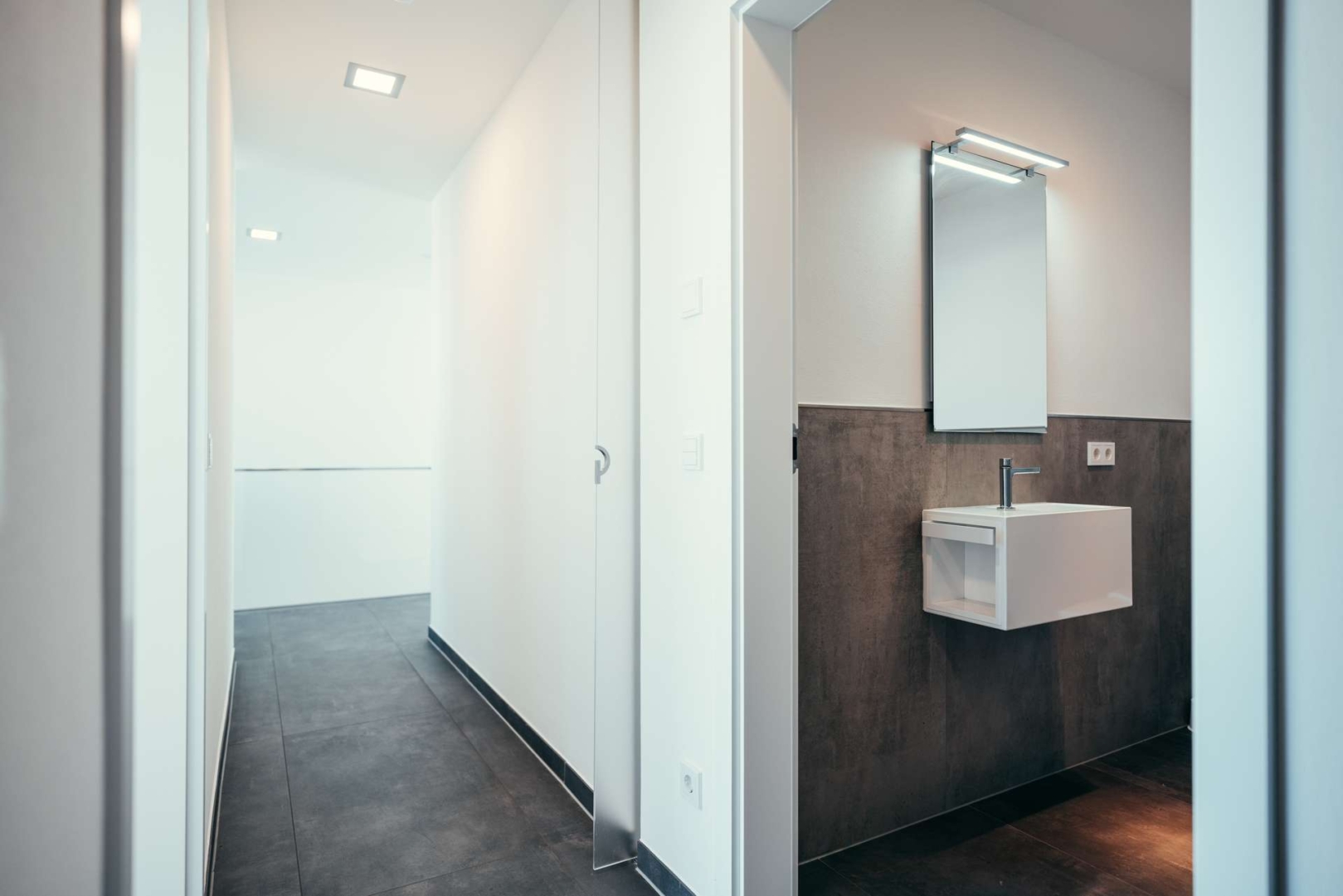 Zugang zu Schlafzimmer, Masterbad und separatem WC
