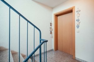 Treppenhaus bzw. Eingangsbereich der Wohnung