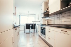 Küche mit Platz für den Essbereich